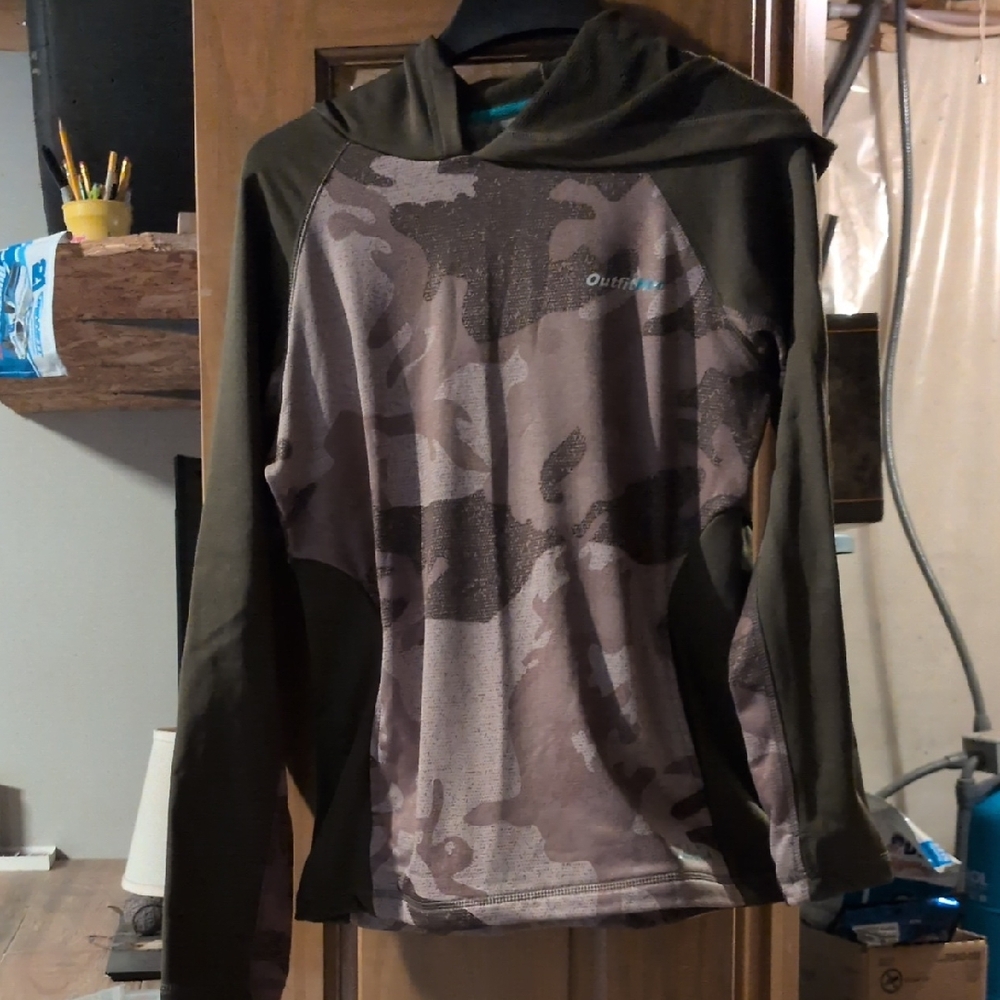 Cabela's Women's Camouflage Hooded Long Sleeve Top